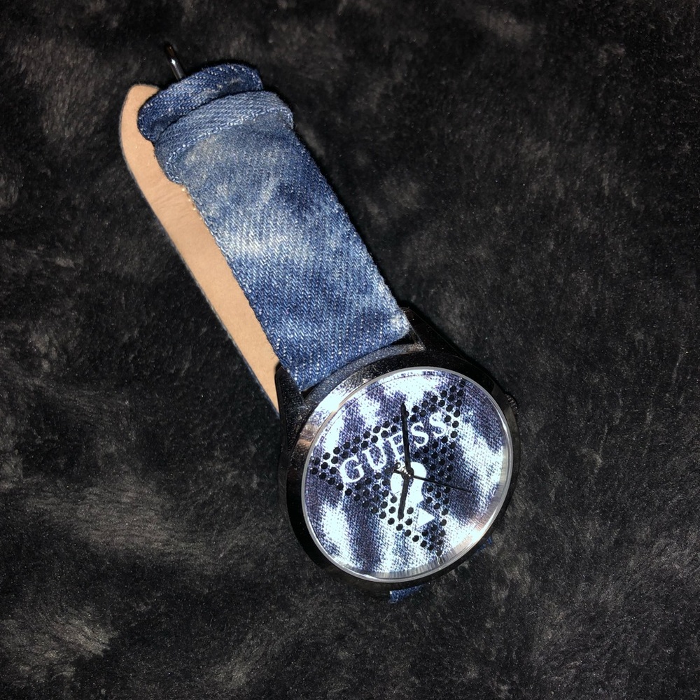 Guess Watch